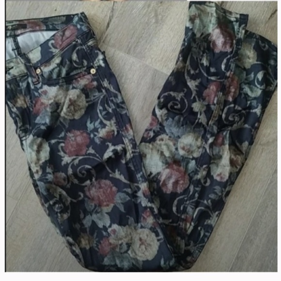 The Skinny in Floral Chintz - Picture 2 of 4